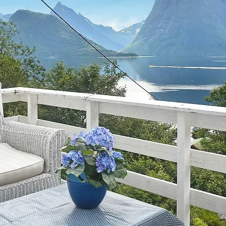 度假居 Four-bedroom Holiday In Sæbø